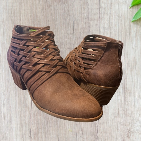 Fergalicious by Fergie “Bandana” Brown Booties in Sz 11 - Picture 5 of 8